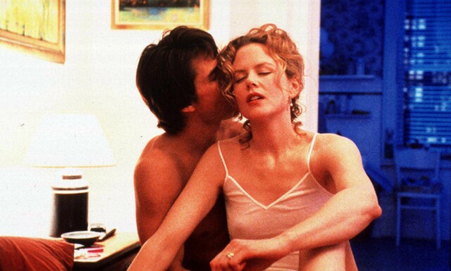 MØTTES PÅ JOBB: Nicole Kidman og Tom Cruise møttes under innspillingen av filmen «Days of Thunder» i 1990. De giftet seg i desember samme året. Her er paret i den erotiske thrilleren «Eyes Wide Shut» fra 1999. Foto: NTB Scanpix MØTTES PÅ JOBB: Nicole Kidman og Tom Cruise møttes under innspillingen av filmen «Days of Thunder» i 1990. De giftet seg i desember samme året. Her er paret i den erotiske thrilleren «Eyes Wide Shut» fra 1999. Foto: NTB Scanpix
